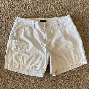Womens dockers white shorts size 6